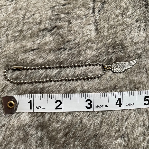 Donni Charm silver wing charm with hold loop - Picture 2 of 7